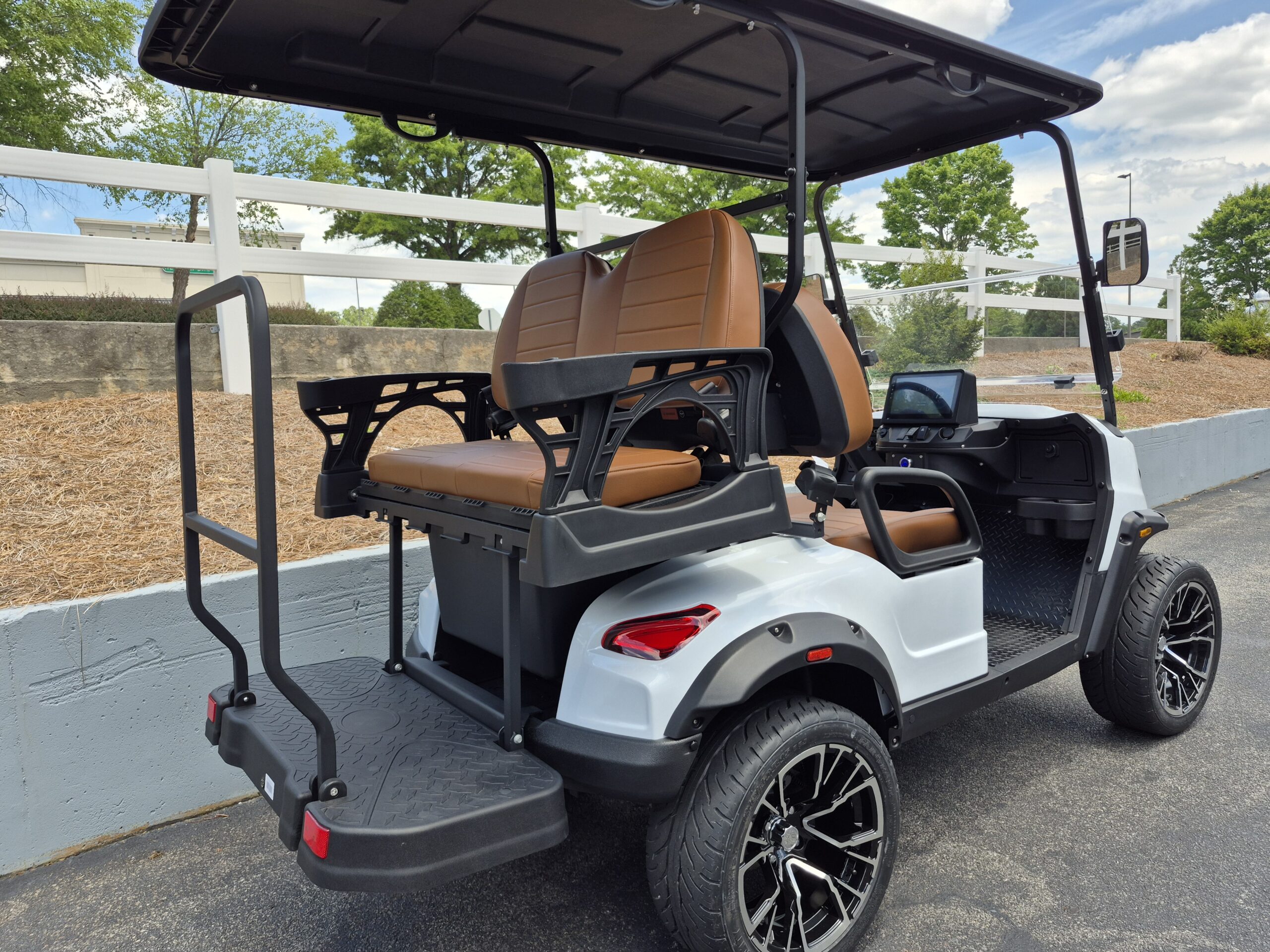 
								2026 Solana EV Solana F full									