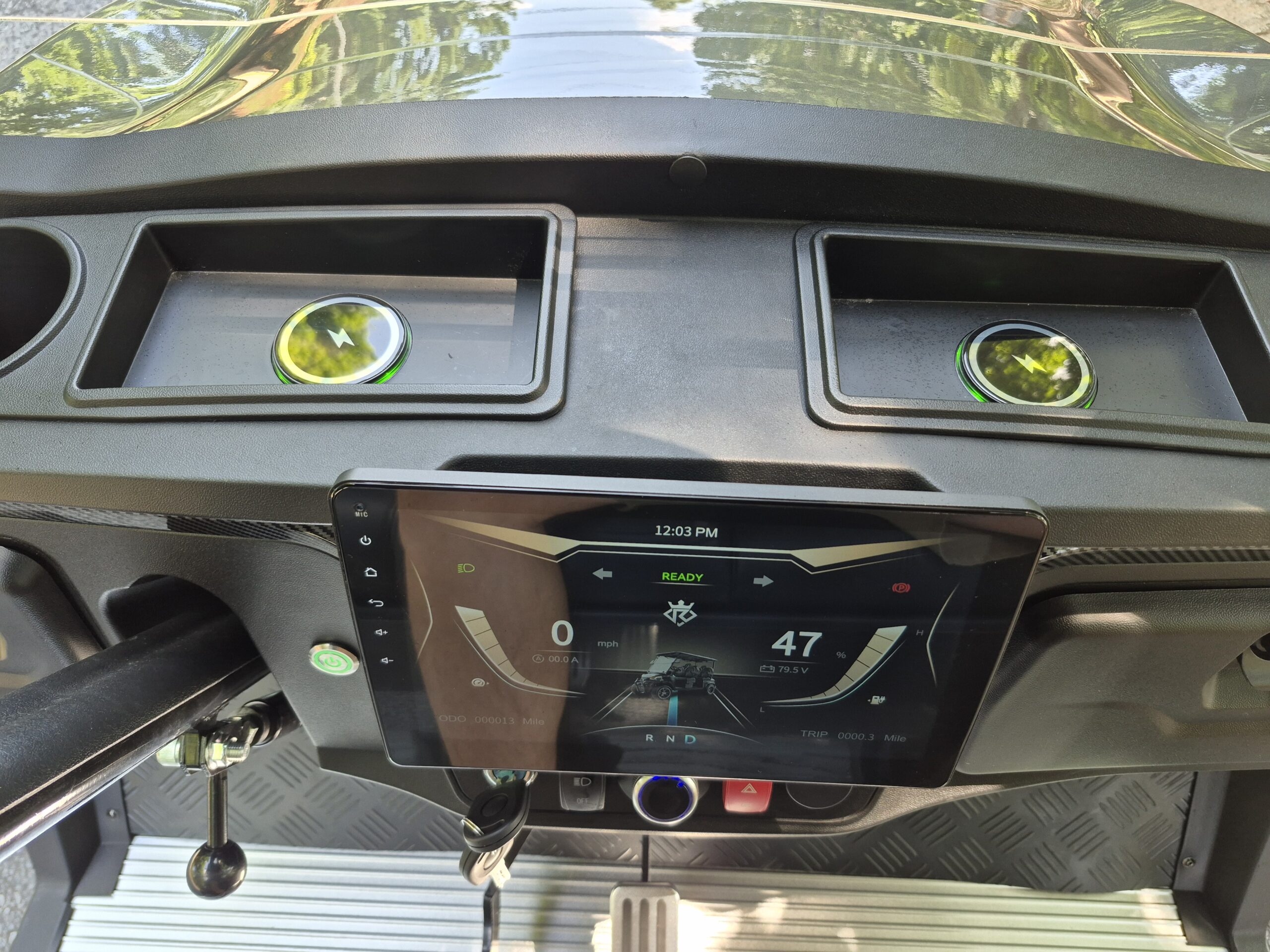 
								2026 Royal EV Majesty 4 Facing Forward full									