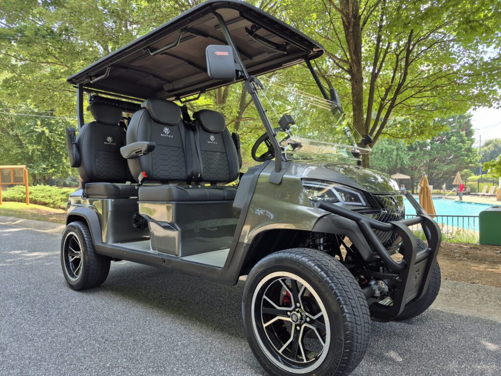 2026 Royal EV Majesty 4 Facing Forward