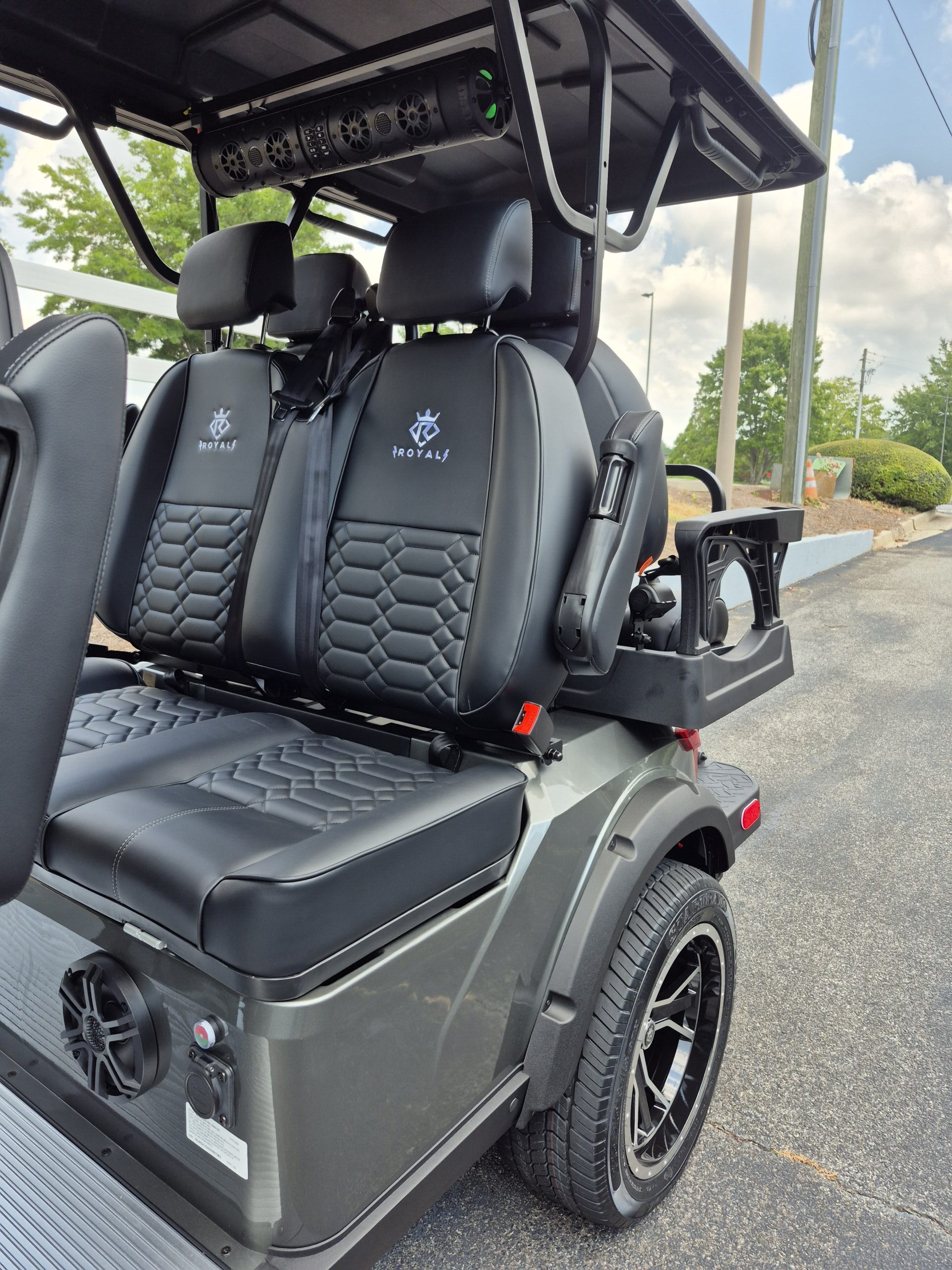2026 Royal EV Majesty 6 Seater